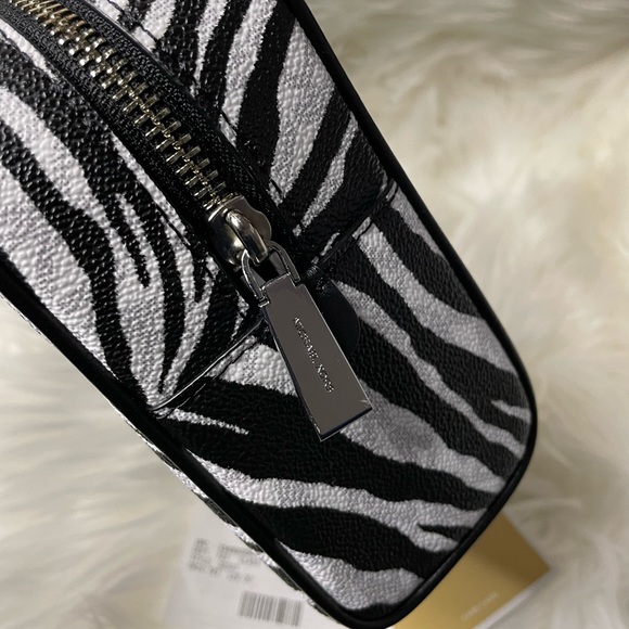 MICHAEL Michael Kors
Jet Set Charm Large Zip Travel Pouch - Picture 3 of 3